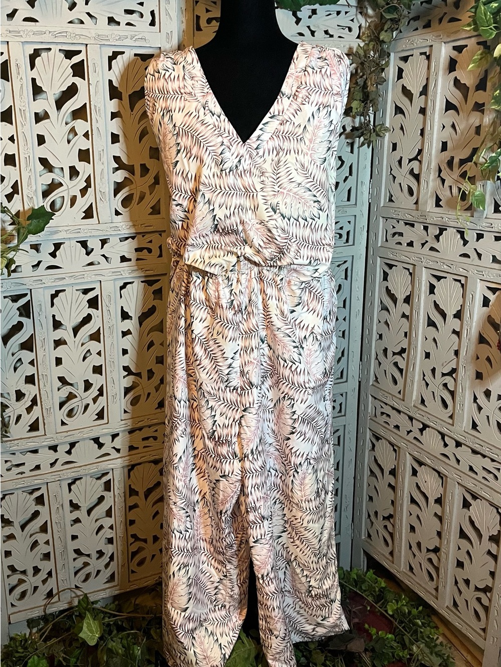 TROPICAL OFF WHITE BASE WITH BOTANICAL PALM TREES PATTERN PLUS SIZE JUMPSUIT